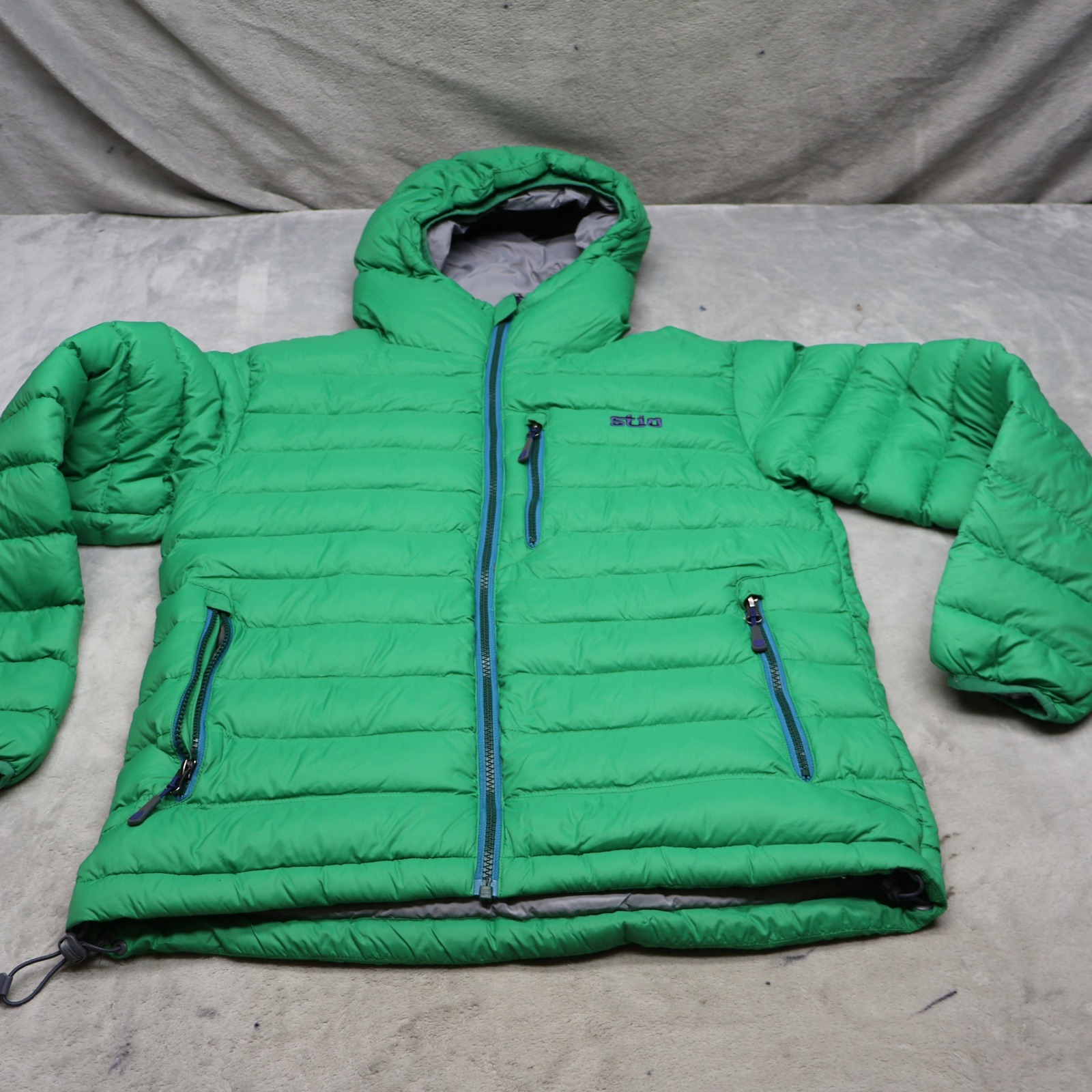 Stio Hometown Down Jacket Mens Small Green Insulated Light Hooded Quilted Puffer